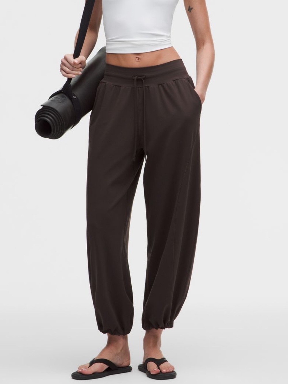 Lululemon Groove Lowrise Relaxed Cinch Pants size 10 *short* mahogany muse